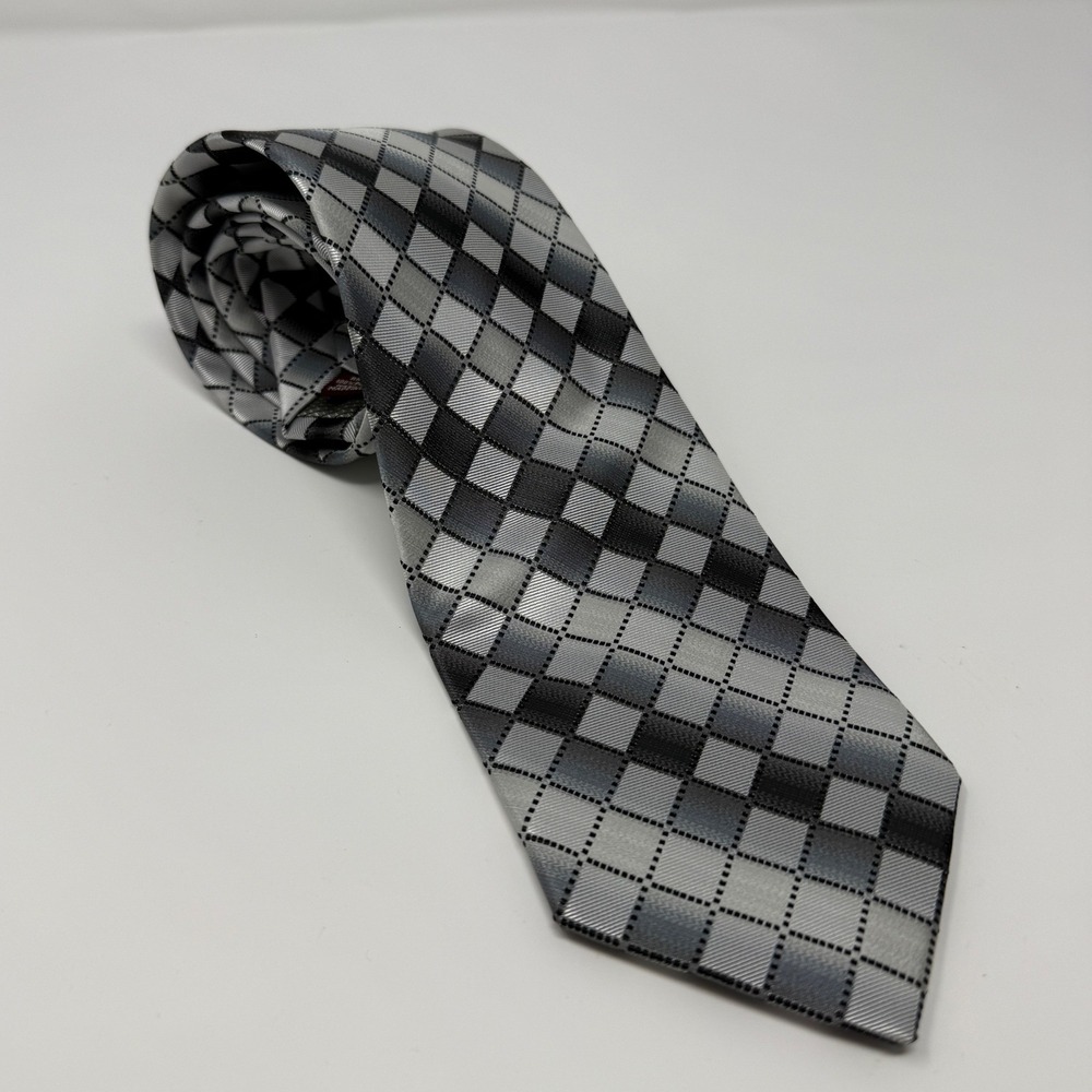 Covington Mens Grey Silver Black Geometric Diamond Pattern Silk Look Necktie